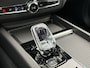 Volvo XC60 T6 Plug-in hybrid AWD Plus Black Edition | Luchtvering | Head-Up Display | 360º Camera | Schuif/Kantel-Panoramadak | Google Infotainment | 21 inch Lichtmetalen velgen|