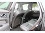Volvo XC60 T6 Plug-in hybrid AWD Plus Black Edition | Luchtvering | Head-Up Display | 360º Camera | Schuif/Kantel-Panoramadak | Google Infotainment | 21 inch Lichtmetalen velgen|