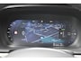 Volvo V90 T8 Plug-in hybrid AWD Ultra Dark | Luchtvering | Trekhaak | Panoramadak | Head up display | Verwarmbare voorstoelen met massagefunctie | Premium audio by Bowers&Wilkins | Interieur voorverwarming