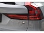 Volvo V90 T8 Plug-in hybrid AWD Ultra Dark | Luchtvering | Trekhaak | Panoramadak | Head up display | Verwarmbare voorstoelen met massagefunctie | Premium audio by Bowers&Wilkins | Interieur voorverwarming