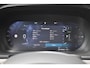 Volvo V90 T8 Plug-in hybrid AWD Ultra Dark | Luchtvering | Trekhaak | Panoramadak | Head up display | Verwarmbare voorstoelen met massagefunctie | Premium audio by Bowers&Wilkins | Interieur voorverwarming