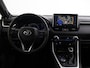 Toyota RAV4 2.5 Hybrid AWD Bi-Tone Innovation Pack I Panoramisch schuif-kanteldak I 360 graden camera I Digitale binnenspiegel I Trekhaak - 1650 KG trekgewicht | JBL | Dodehoek detectie | Navigatie | Apple CarPlay/Android Auto |