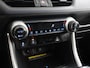 Toyota RAV4 2.5 Hybrid AWD Bi-Tone Innovation Pack I Panoramisch schuif-kanteldak I 360 graden camera I Digitale binnenspiegel I Trekhaak - 1650 KG trekgewicht | JBL | Dodehoek detectie | Navigatie | Apple CarPlay/Android Auto |