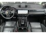 Porsche Cayenne S 2.9 S 441pk Panoramadak Trekhaak elektrisch Comfortstoelen Black edition Luchtvering DAB Sfeerverlichting