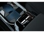 Volvo EX30 Single Motor Extended Range Plus 69 kWh | Stoel-/ stuurwielverwarming | Trekhaak, inklapbaar | Adaptieve cruise control | Apple carplay/Android auto | Keyless entry | Warmtepomp | Dak in contrasterende kleur | 19 inch. lichtmetalen velgen | All-season banden