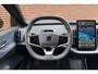 Volvo EX30 Single Motor Extended Range Plus 69 kWh | Stoel-/ stuurwielverwarming | Trekhaak, inklapbaar | Adaptieve cruise control | Apple carplay/Android auto | Keyless entry | Warmtepomp | Dak in contrasterende kleur | 19 inch. lichtmetalen velgen | All-season banden