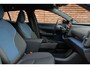 Volvo EX30 Single Motor Extended Range Plus 69 kWh | Stoel-/ stuurwielverwarming | Trekhaak, inklapbaar | Adaptieve cruise control | Apple carplay/Android auto | Keyless entry | Warmtepomp | Dak in contrasterende kleur | 19 inch. lichtmetalen velgen | All-season banden