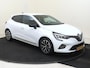 Renault Clio 1.6 E-Tech Hybrid 145 Techno | Pack Advanced Safety | Apple Carplay/Android Auto | cruise control | electronic climate control | kunstlederen/stof bekleding | LED koplampen | lichtmetalen velgen 16" | navigatiesysteem | rijstrooksensor met correctie