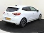 Renault Clio 1.6 E-Tech Hybrid 145 Techno | Pack Advanced Safety | Apple Carplay/Android Auto | cruise control | electronic climate control | kunstlederen/stof bekleding | LED koplampen | lichtmetalen velgen 16" | navigatiesysteem | rijstrooksensor met correctie