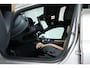 Volvo XC60 T6 Plug-in hybrid AWD Ultimate Bright | Luchtvering | Harman Kardon Premium Audio | Nappa Lederen Bekleding | Semi-Electrische Wegklapbare Trekhaak | 1ste eigenaar | Google Infotainment | Massage functie in voorstoelen | 360° Parkeercamera | Parkeersensoren voor + achter