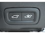 Volvo XC60 T6 Plug-in hybrid AWD Ultimate Bright | Luchtvering | Harman Kardon Premium Audio | Nappa Lederen Bekleding | Semi-Electrische Wegklapbare Trekhaak | 1ste eigenaar | Google Infotainment | Massage functie in voorstoelen | 360° Parkeercamera | Parkeersensoren voor + achter