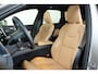 Volvo XC60 T6 Plug-in hybrid AWD Ultimate Bright | Luchtvering | Harman Kardon Premium Audio | Nappa Lederen Bekleding | Semi-Electrische Wegklapbare Trekhaak | 1ste eigenaar | Google Infotainment | Massage functie in voorstoelen | 360° Parkeercamera | Parkeersensoren voor + achter