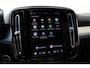 Volvo XC40 B4 Plus Dark | Panoramadak | Trekhaak | Verwarmbare voorstoelen en stuurwiel | Premium audio by Harman Kardon | Adaptieve cruise control