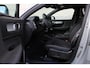 Volvo XC40 B4 Plus Dark | Panoramadak | Trekhaak | Verwarmbare voorstoelen en stuurwiel | Premium audio by Harman Kardon | Adaptieve cruise control