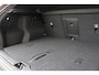 Volvo XC40 B4 Plus Dark | Panoramadak | Trekhaak | Verwarmbare voorstoelen en stuurwiel | Premium audio by Harman Kardon | Adaptieve cruise control