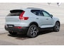 Volvo XC40 B4 Plus Dark | Panoramadak | Trekhaak | Verwarmbare voorstoelen en stuurwiel | Premium audio by Harman Kardon | Adaptieve cruise control