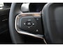 Volvo XC40 B4 Plus Dark | Panoramadak | Trekhaak | Verwarmbare voorstoelen en stuurwiel | Premium audio by Harman Kardon | Adaptieve cruise control