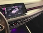 Volkswagen Golf 1.5 eTSI R-Line Edition | Pano | Keyless | Carplay | Sfeerverlichting | Stoel/Stuurverwarming | HUD