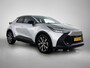 Toyota C-HR / C-HR+ 2.0 Plug-in Hybrid 220 Dynamic | BTW voertuig | Stoel+Stuurverwarming | Dodehoek detectie | Climate Control | Cruise Control Adaptive | Navigatie | Apple CarPlay/Android Auto |