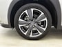 Lexus UX 250h Preference Line | Parkeersensoren | Apple CarPlay / Android Auto | 18" LM Velgen |