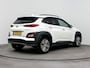 Hyundai Kona Electric EV FASHION 64 kWh | DODEHOEK DETECTIE | PDC | 3 FASE | WARMTEPOMP | CAMERA | CLIMA | CRUISE ADAPT. | NAVI | PRIVACY GLASS | DAKRAILING | APPLE CAR PLAY & ANDROID AUTO |