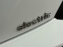Hyundai Kona Electric EV FASHION 64 kWh | DODEHOEK DETECTIE | PDC | 3 FASE | WARMTEPOMP | CAMERA | CLIMA | CRUISE ADAPT. | NAVI | PRIVACY GLASS | DAKRAILING | APPLE CAR PLAY & ANDROID AUTO |
