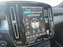 Volvo XC40 2.0 B4 Plus Dark | Panoramadak | Trekhaak | Getint Glas |
