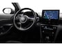 Toyota Yaris Cross 1.5 Hybrid 130 Dynamic | Dodehoek detectie | Parkeersensoren voor/achter | Apple Carplay / Android Auto | Stoel-/stuurverwarming | Verwarmbare voorruit | Adaptive Cruise | Full LED | Keyless | Clima | Camera | 17 inch