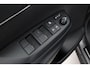 Toyota Yaris Cross 1.5 Hybrid 130 Dynamic | Dodehoek detectie | Parkeersensoren voor/achter | Apple Carplay / Android Auto | Stoel-/stuurverwarming | Verwarmbare voorruit | Adaptive Cruise | Full LED | Keyless | Clima | Camera | 17 inch