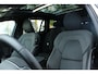 Volvo V60 T8 Plug-in hybrid AWD Plus Dark | Trekhaak | Panoramadak | Verwarmbare voorstoelen, achterbank en stuurwiel | Head-up display | 360 graden camera | Premium audio by Harman Kardon | Apple carplay/Android auto | Keyless |