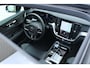 Volvo V60 T8 Plug-in hybrid AWD Plus Dark | Trekhaak | Panoramadak | Verwarmbare voorstoelen, achterbank en stuurwiel | Head-up display | 360 graden camera | Premium audio by Harman Kardon | Apple carplay/Android auto | Keyless |