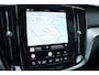 Volvo V60 T8 Plug-in hybrid AWD Plus Dark | Trekhaak | Panoramadak | Verwarmbare voorstoelen, achterbank en stuurwiel | Head-up display | 360 graden camera | Premium audio by Harman Kardon | Apple carplay/Android auto | Keyless |