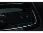 Volvo V60 T8 Plug-in hybrid AWD Plus Dark | Trekhaak | Panoramadak | Verwarmbare voorstoelen, achterbank en stuurwiel | Head-up display | 360 graden camera | Premium audio by Harman Kardon | Apple carplay/Android auto | Keyless |