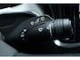 Volvo V60 T8 Plug-in hybrid AWD Plus Dark | Trekhaak | Panoramadak | Verwarmbare voorstoelen, achterbank en stuurwiel | Head-up display | 360 graden camera | Premium audio by Harman Kardon | Apple carplay/Android auto | Keyless |