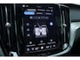 Volvo V60 T8 Plug-in hybrid AWD Plus Dark | Trekhaak | Panoramadak | Verwarmbare voorstoelen, achterbank en stuurwiel | Head-up display | 360 graden camera | Premium audio by Harman Kardon | Apple carplay/Android auto | Keyless |
