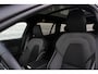 Volvo V60 T8 Plug-in hybrid AWD Plus Dark | Panoramadak | Trekhaak | Verwarmbare voorstoelen, achterbank en stuurwiel | 360 graden camera | Head-up display | Premium audio by Harman Kardon | Keyless