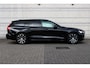 Volvo V60 T8 Plug-in hybrid AWD Plus Dark | Panoramadak | Trekhaak | Verwarmbare voorstoelen, achterbank en stuurwiel | 360 graden camera | Head-up display | Premium audio by Harman Kardon | Keyless