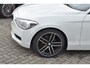 BMW 1-Serie 118d Business | Leer | Stoelverwarming | Sportstoelen | Xenon | Lmv |