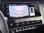 Peugeot 308 Allure Hybrid 145pk Automaat | Navigatie | Achteruitrijcamera | Climate Control | Adaptieve Cruise Control | Keyless | Led koplampen | Draadloze Apple Carplay / Android auto | Draadloze telefoonlader | Donker getint glas | 17" lichtmetalen velgen |