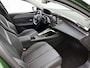 Peugeot 308 Allure Hybrid 145pk Automaat | Navigatie | Achteruitrijcamera | Climate Control | Adaptieve Cruise Control | Keyless | Led koplampen | Draadloze Apple Carplay / Android auto | Draadloze telefoonlader | Donker getint glas | 17" lichtmetalen velgen |