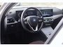 BMW 3-Serie (g20) 320e High Executive 204pk | SoH 97% | Curved Display I Leder | Camera I Climate I Carplay I DAB I