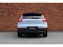 Volvo XC40 Single Motor Extended Range Ultimate 82 kWh | Trekhaak | Panoradamak | Power Seats | 360 Graden Camera | Adaptieve Cruise Control | Apple Carplay | Harman Kardon | Verwarmbare Voorstoelen