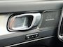 Volvo XC40 2.0 B4 Plus Dark | Panoramadak | Harman/Kardon | Trekhaak | Camera |