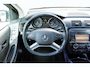Mercedes-Benz R-klasse 300 CDI BlueEFFICIENCY 190pk | 7-persoons | Achteruitrijcamera | Bi-xenon koplampen | Cruise control | Lederen bekleding | Luchtvering | Parkeersensor voor en achter | Voorstoelen verwarmd | Dealer onderhouden!
