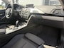 BMW 3-Serie 328i High Executive 245pk | Nieuwe ketting | Airco automatisch | Bi-xenon koplampen | Cruise control | Harman/Kardon Sound | Lichtmetalen velgen 19" | Navigatiesysteem full map | Parkeersensor voor en achter | Zeer nette auto!