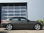 BMW 3-Serie 328i High Executive 245pk | Nieuwe ketting | Airco automatisch | Bi-xenon koplampen | Cruise control | Harman/Kardon Sound | Lichtmetalen velgen 19" | Navigatiesysteem full map | Parkeersensor voor en achter | Zeer nette auto!