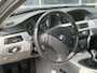 BMW 3-Serie 320i Business Line 170pk | Audio-navigatie full map | Bi-xenon koplampen | Cruise control | Electronic climate control | Lichtmetalen velgen 16" | Parkeersensor achter | Perfect onderhouden!
