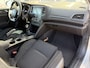 Renault Megane Estate 1.2 TCe Zen 100pk | Apple Carplay/Android Auto | Cruise control | DAB | Navigatiesysteem full map | Parkeersensor voor en achter | Trekhaak afneembaar | Zeer nette auto!