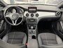 Mercedes-Benz CLA 180 Urban-pakket 122pk | Bi-xenon koplampen | Cruise control | Lichtmetalen velgen 5-spaaks 18" | Navigatiesysteem full map | Parkeersensor voor en achter | Voorstoelen verwarmd | Zeer nette auto!