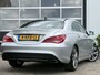 Mercedes-Benz CLA 180 Urban-pakket 122pk | Bi-xenon koplampen | Cruise control | Lichtmetalen velgen 5-spaaks 18" | Navigatiesysteem full map | Parkeersensor voor en achter | Voorstoelen verwarmd | Zeer nette auto!